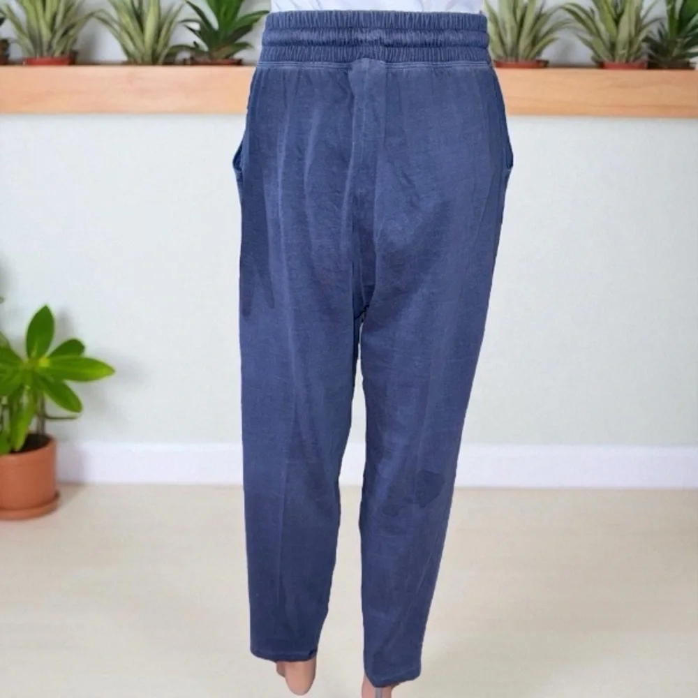 Universal Threads Women's Tapered Ankle Pull-On Joggers - Picture 12 of 16